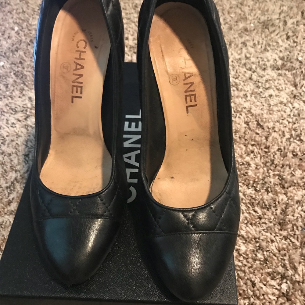 Black Chanel Pumps